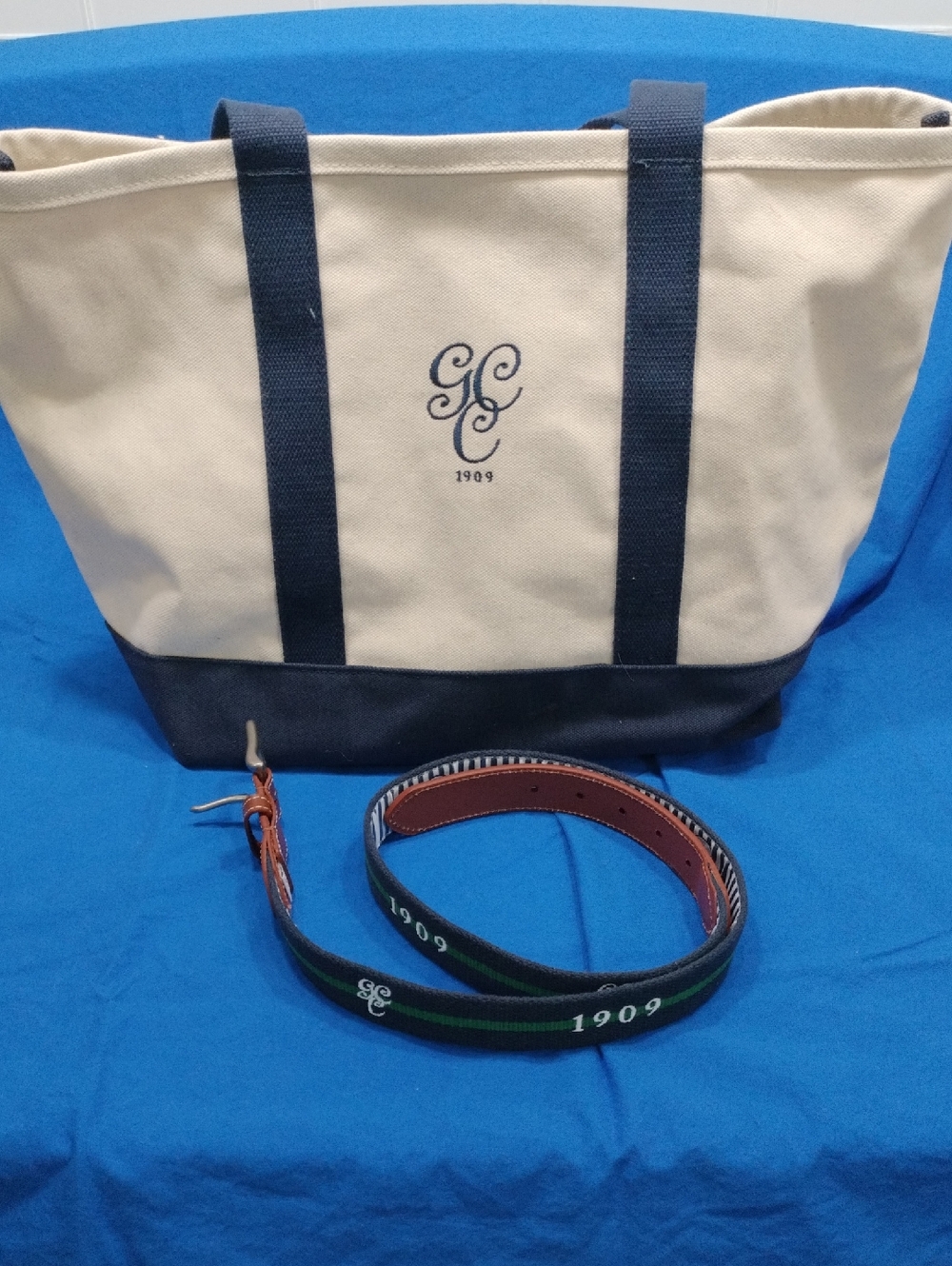 NWOT Greensboro Country Club Hudson Sutler Canvas Club Bag And Belt.